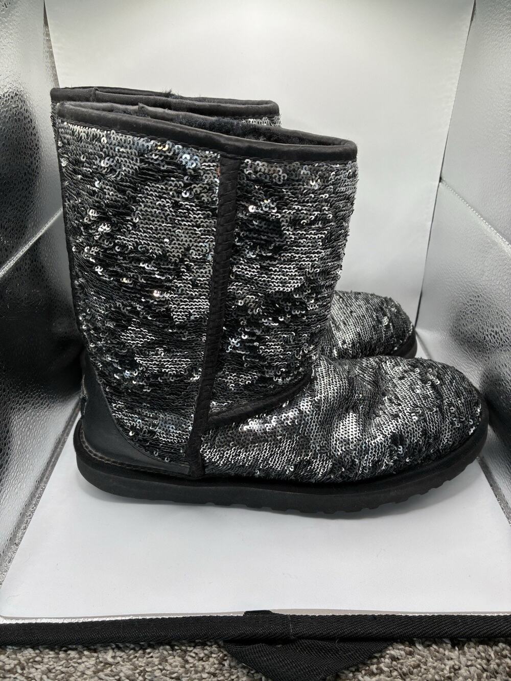 UGG 8 Classic Short Sparkles Sequin Boots Black Silver Sheepskin EU 39 UK 6.5